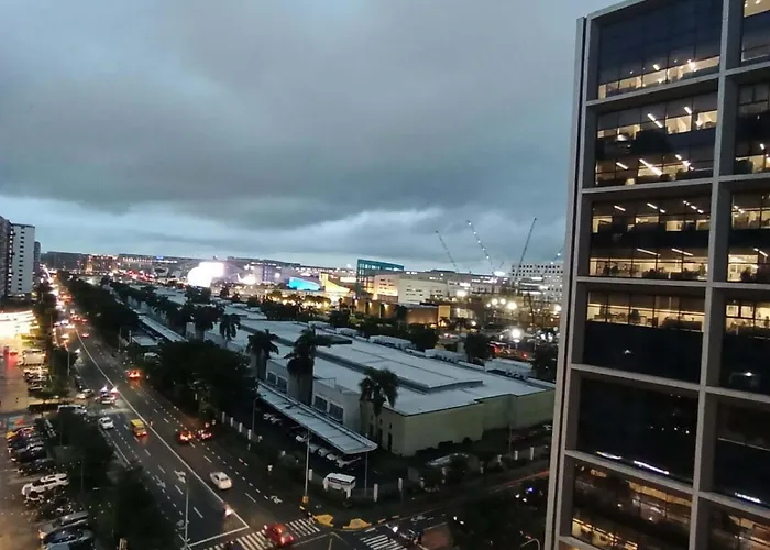 Vsm Staycation Moa View With Balcony