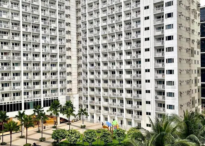 Apartment Vsm Staycation Moa View With Balcony